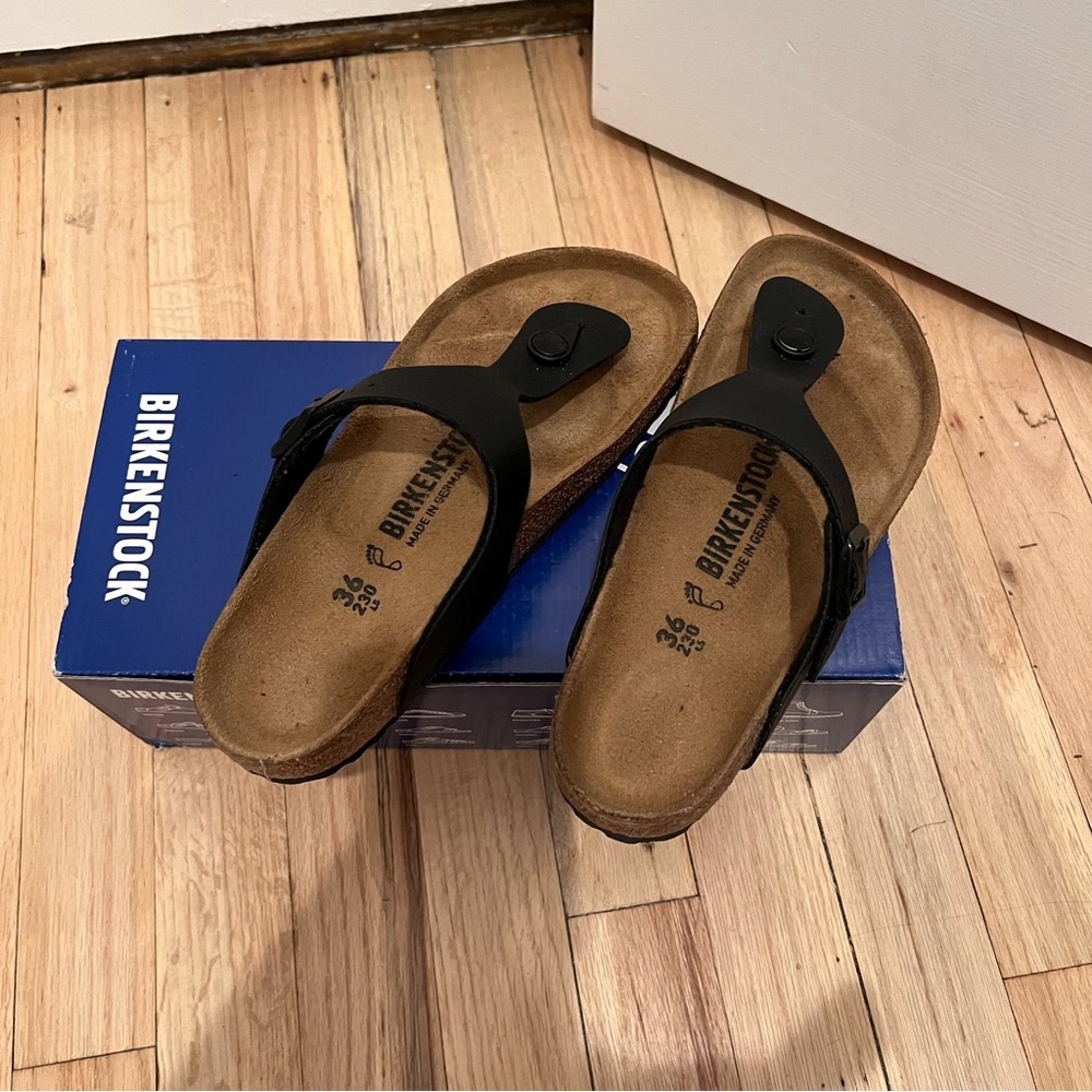 Like new Gizeh Birko-Flor Sandals